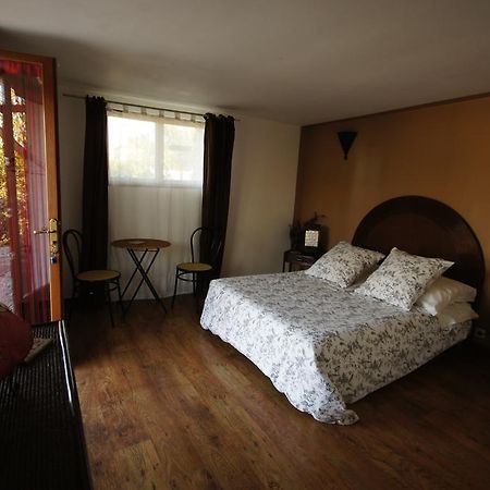 Chambres D'Hotes Domaine De La Rose Des Vents Castelnau-sur-l'Auvignon Екстер'єр фото
